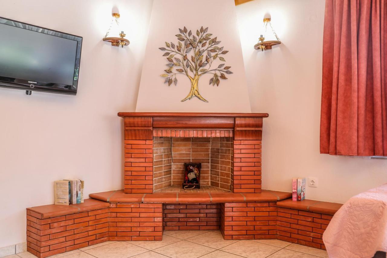 Villa Mitzelos Moni Evaggelistrias Luaran gambar