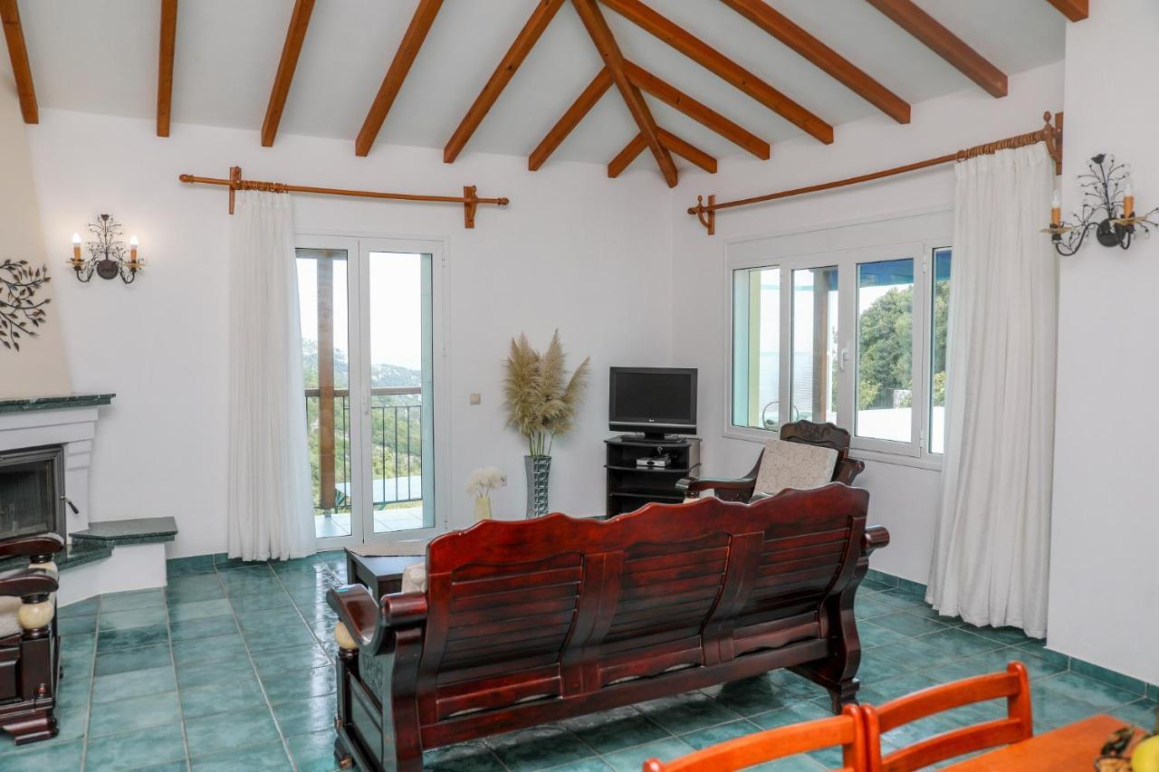 Villa Mitzelos Moni Evaggelistrias Luaran gambar